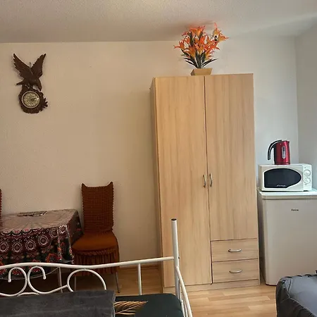 民宿 Ferienzimmer Healing Und Montuerwohnung *
