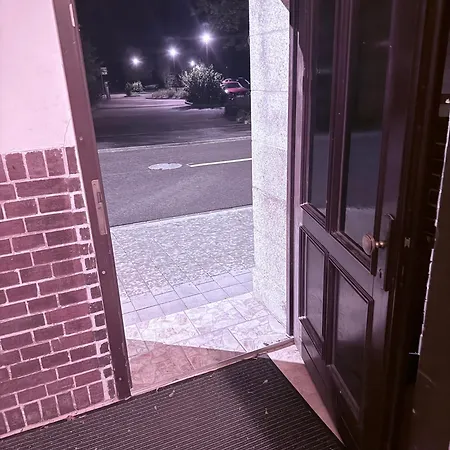 Ferienzimmer Healing Und Montuerwohnung Rum i privatbostad *