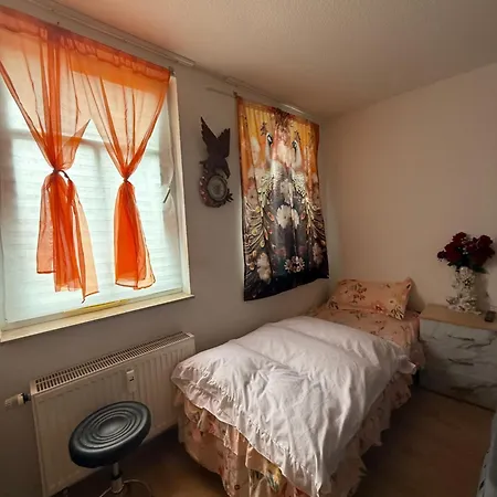 Ferienzimmer Healing Und Montuerwohnung Rum i privatbostad *